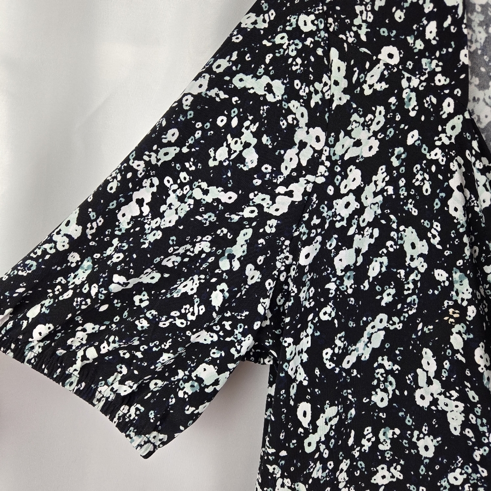 Lane Bryant Black White Blue Floral Faux Wrap Peplum Blouse Top Plus Size 14/16 - Picture 5 of 12